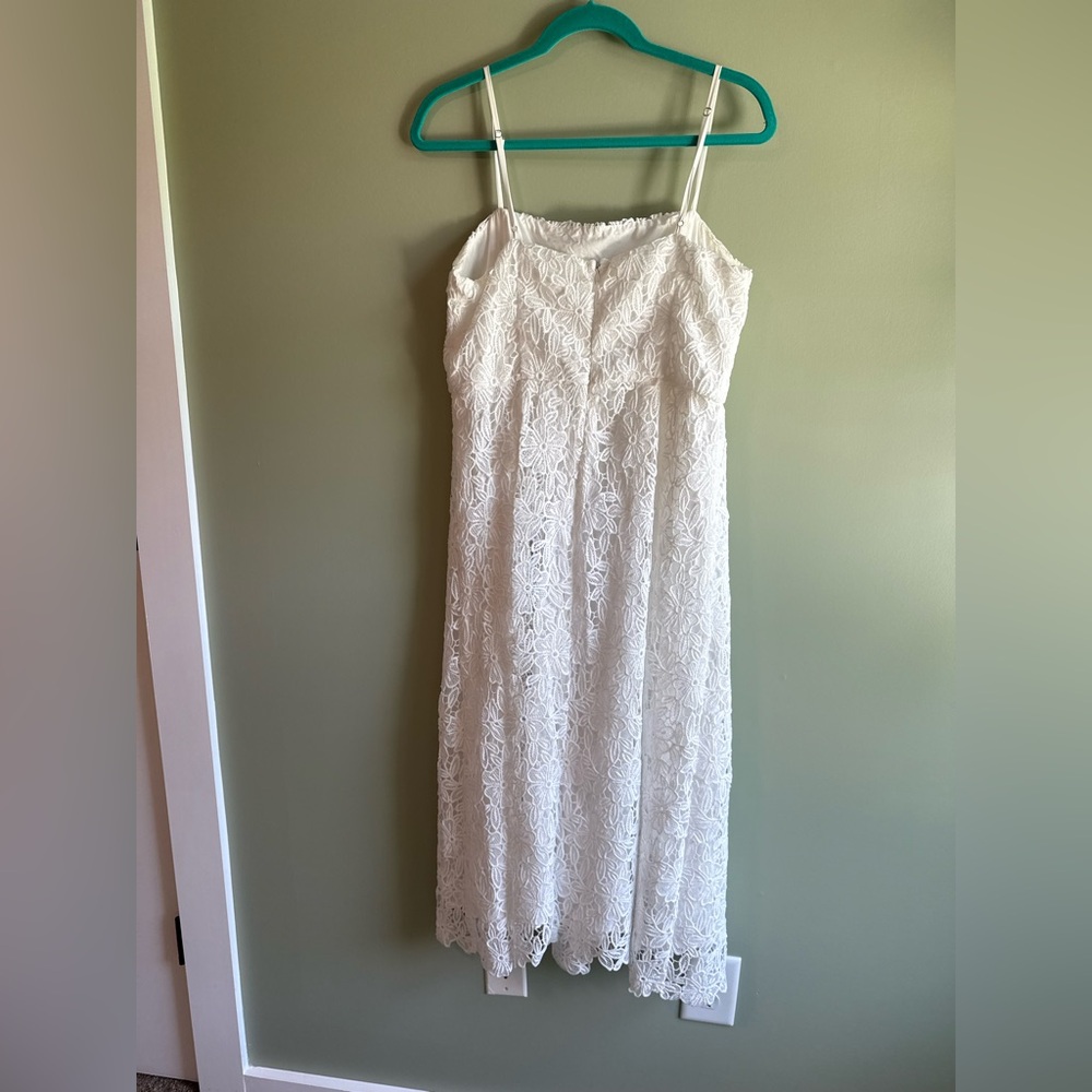 Floral Lace Dress - ASTR the Label - Picture 10 of 11